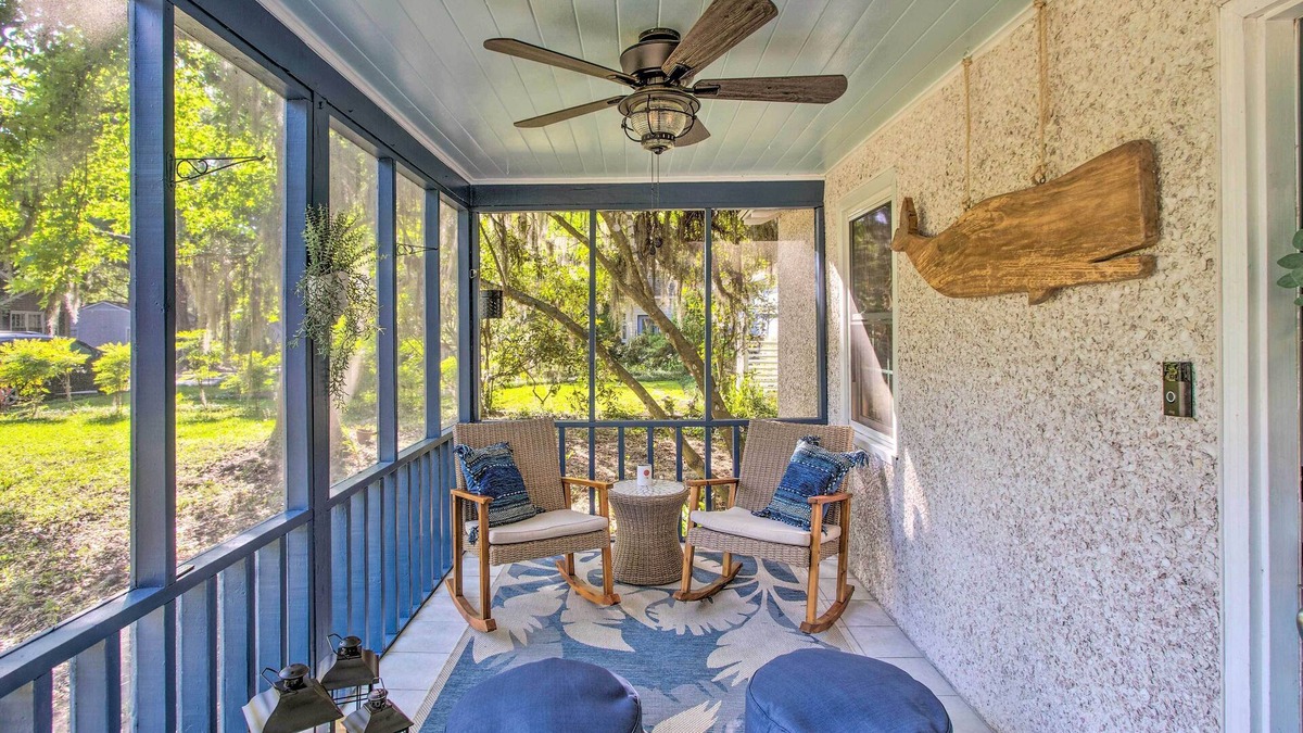 Saint Simons Heights Cottage | St Simons Cottage w/ Grill ~ 2 Mi to Beach!