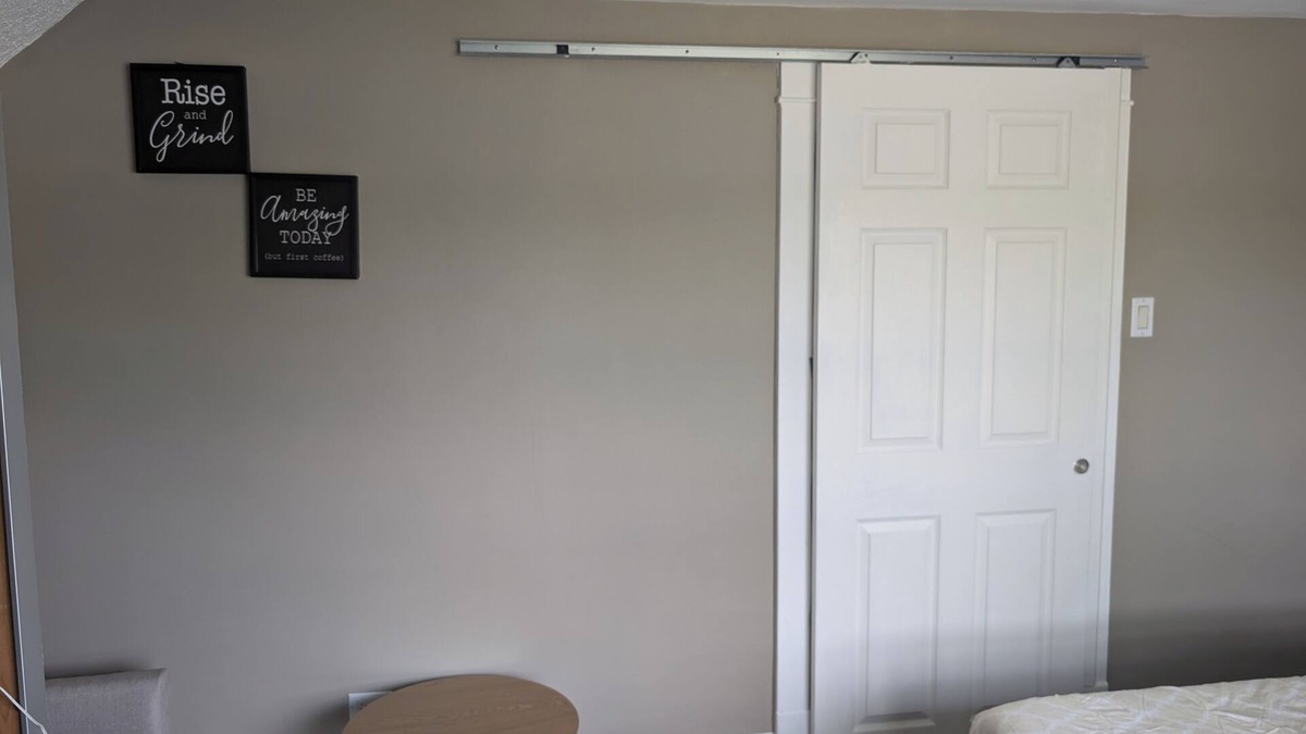 Winnipeg House | St. Thérèse’s Nest: Your Peaceful Retreat Minutes from the Pulse of the City