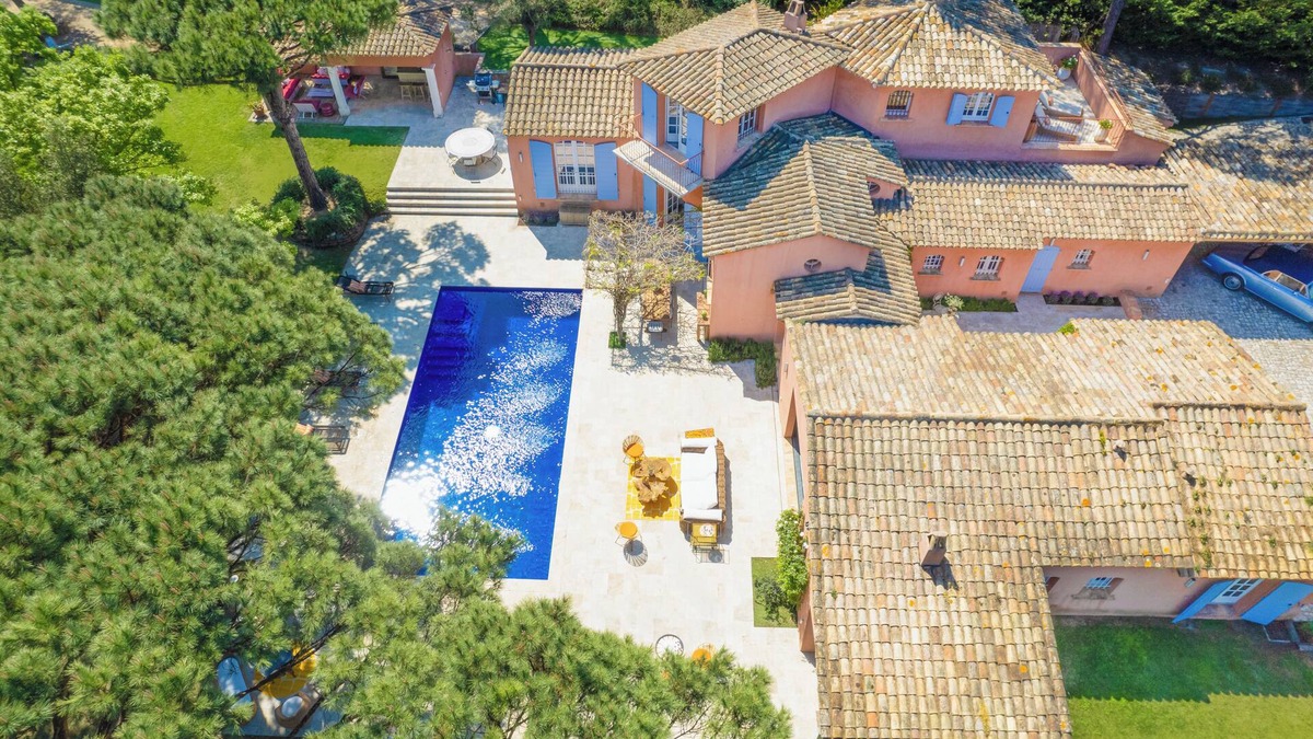 Ramatuelle Villa | St Tropez, gorgeous 7,5 bedr. Villa , 6000m2 park, 8 min to Club 55 &Indie Beach