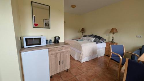 Husavik Apartment | Staðarhóll Guesthouse room A