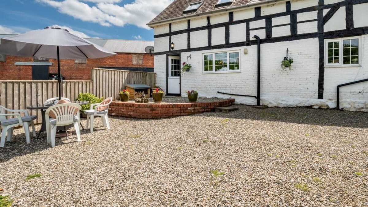 Guilsfield House | Stabal y Nant in the beautiful Welshpool