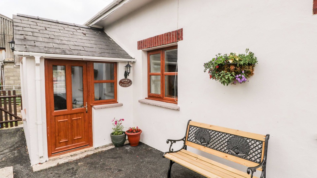 Haverfordwest Cottage | STABLE COTTAGE, pet friendly, with a garden in Haverfordwest