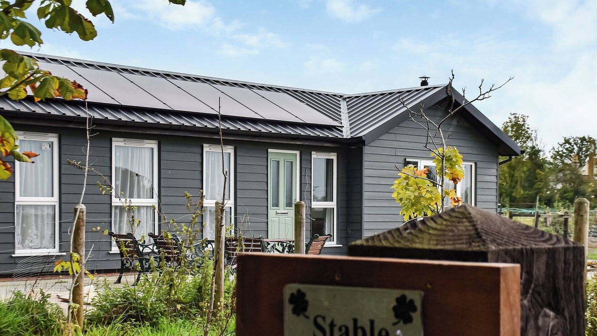 Beccles Cottage | Stable Cottage - UK45134