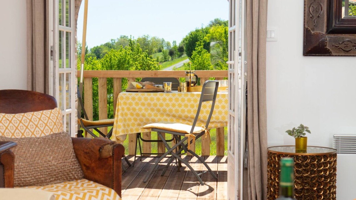 Beauville House | Stable House is a place for your family to enjoy a taste of French living.