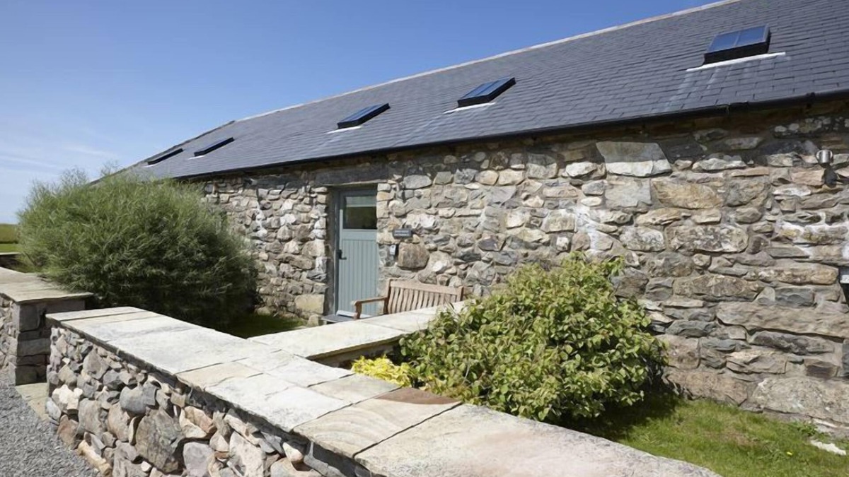 Pistyll Cottage | Stables 2 - a llyn peninsula that sleeps 2 guests in 1 bedroom