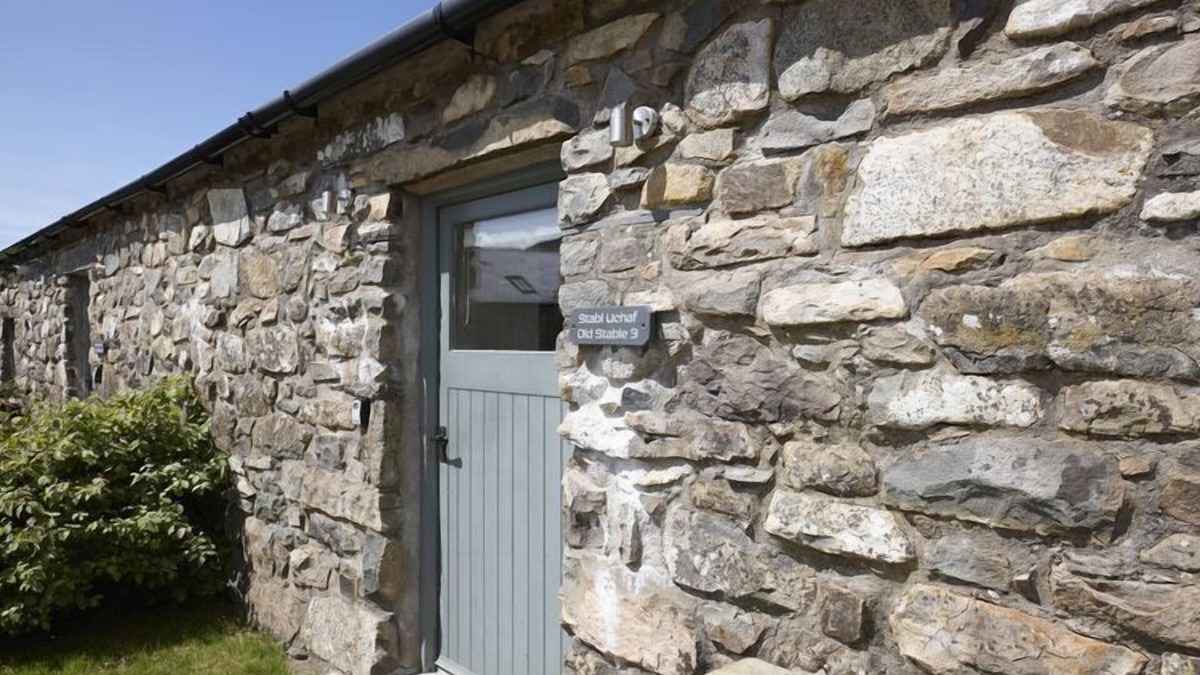 Pistyll Cottage | Stables 3 - a llyn peninsula that sleeps 2 guests in 1 bedroom