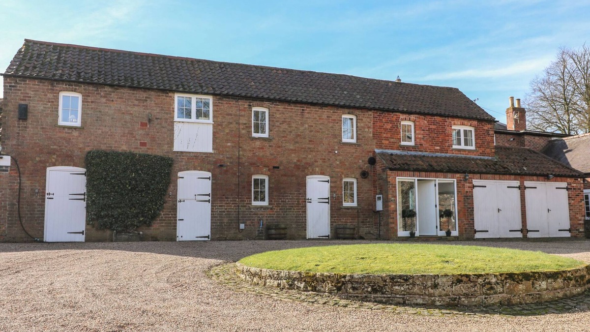 Melton Mowbray Cottage | STABLES ANNEX, pet friendly, with a garden in Melton Mowbray