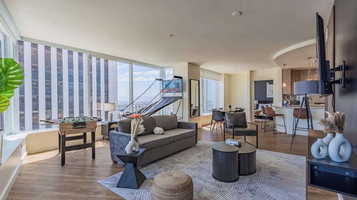 Downtown Phoenix Apartment | Stadium District Apt| Pool,Gym,Balcony,Parking,WD