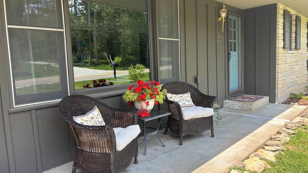 Bloomington House | Stadium Stroll Main Level: Walk to the Big Game! +Lotus Special