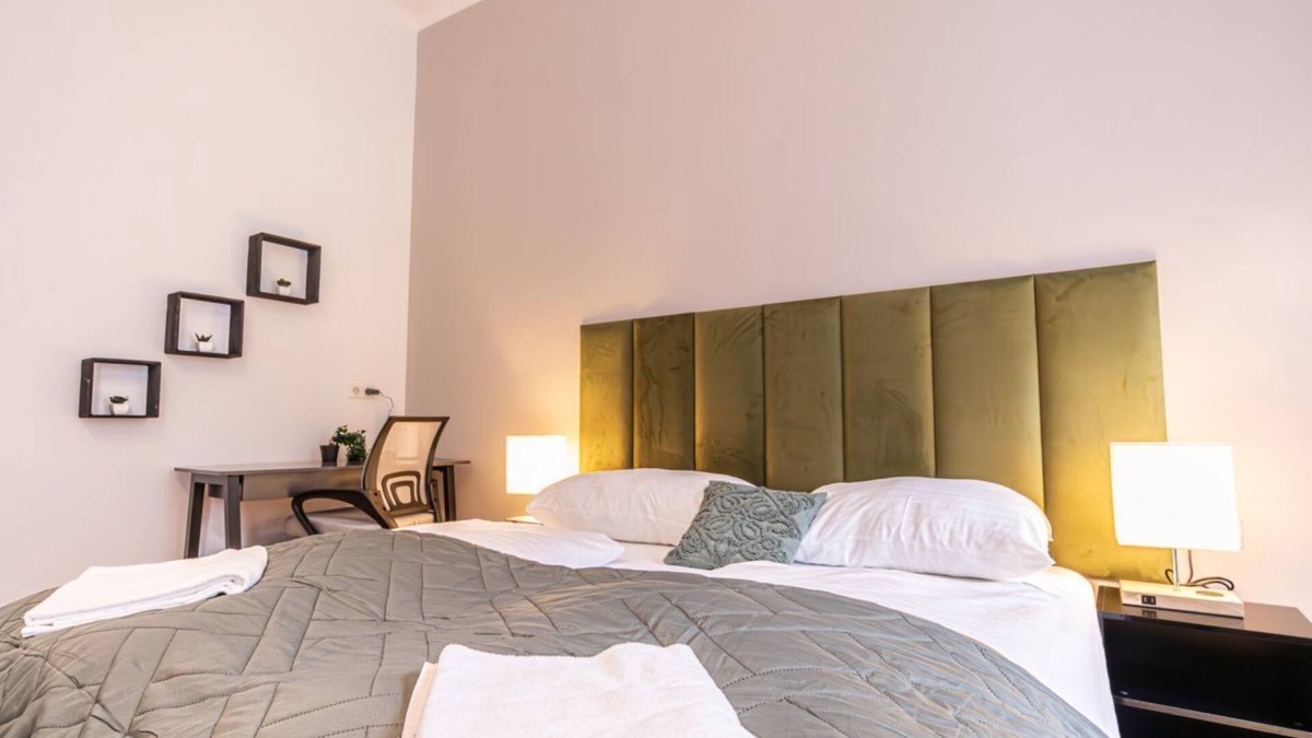 Neulerchenfeld Apartment | Stadthalle Oasis: Stylish 3BR Apartment in Vienna
