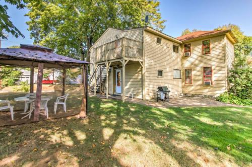Poquetanuck Apartment | Stagecoach Inn-Historic Home with Patio by Casinos!