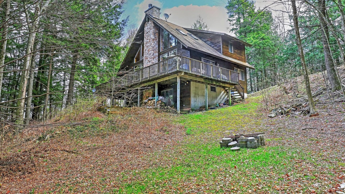 Stamford House | Stamford Lakefront Home w/Dock & Wraparound Deck!