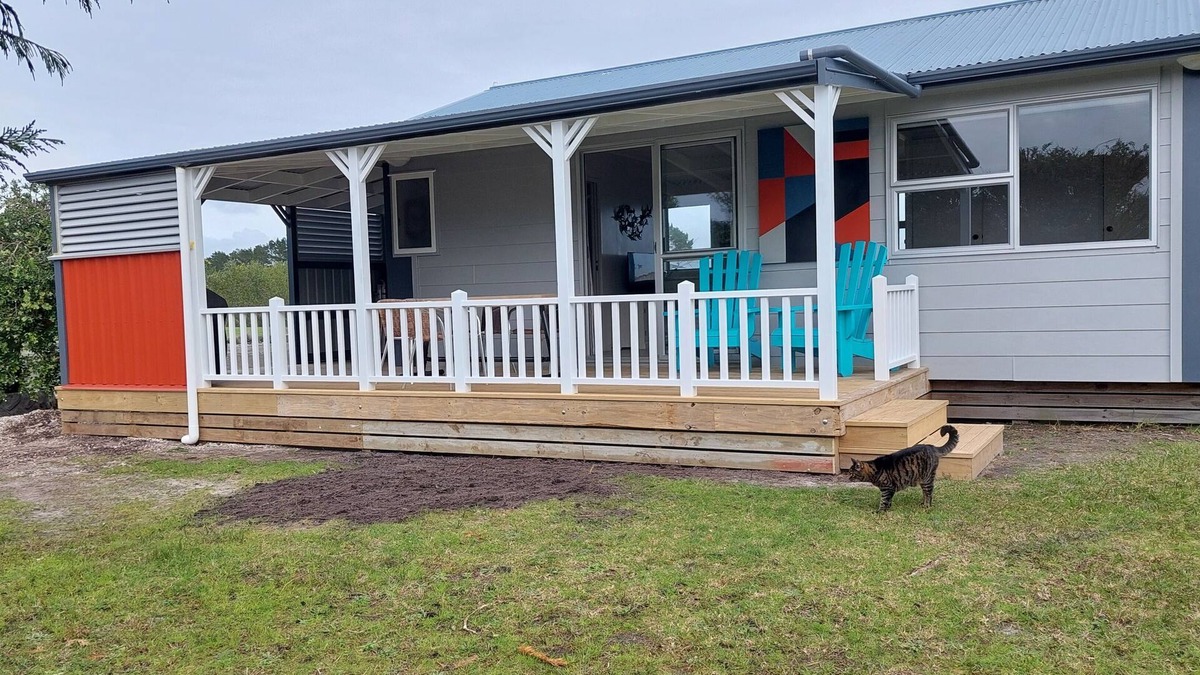 Karkari Peninsula Cottage | Stand alone cottage. Easy 10 minute walk to beach