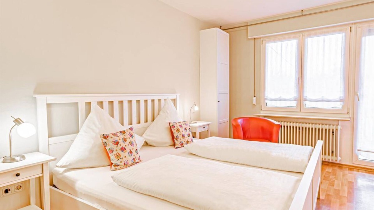 Langsur Bed & Breakfast | Standard Doppelzimmer mit Balkon - Weingut Johannishof