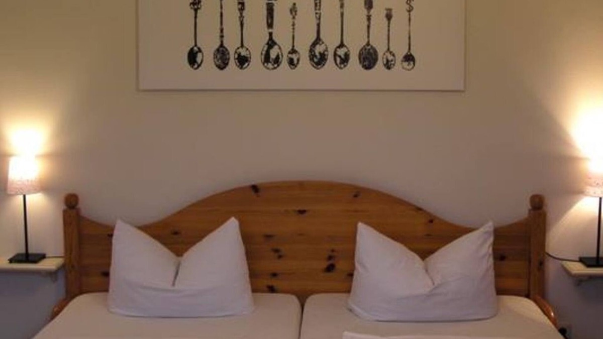 Bad Duerkheim Bed & Breakfast | Standard Double Room - Wein- & Gästehaus Karst