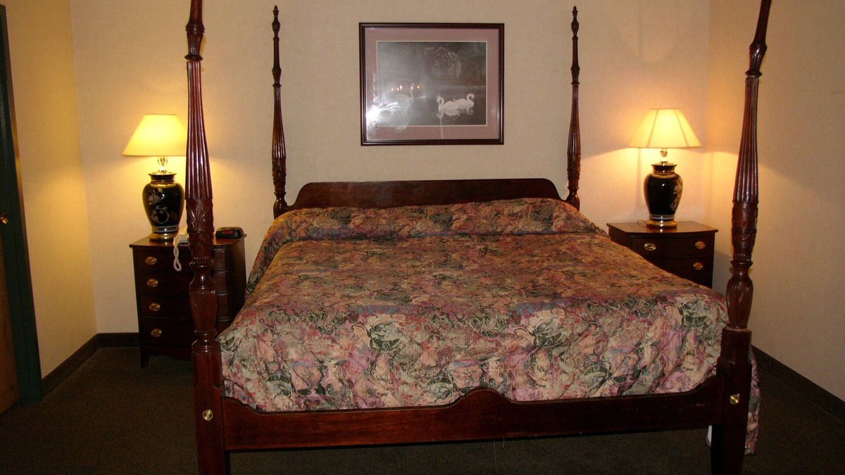 Worthington Hotel | Standard King Room Non-Smoking