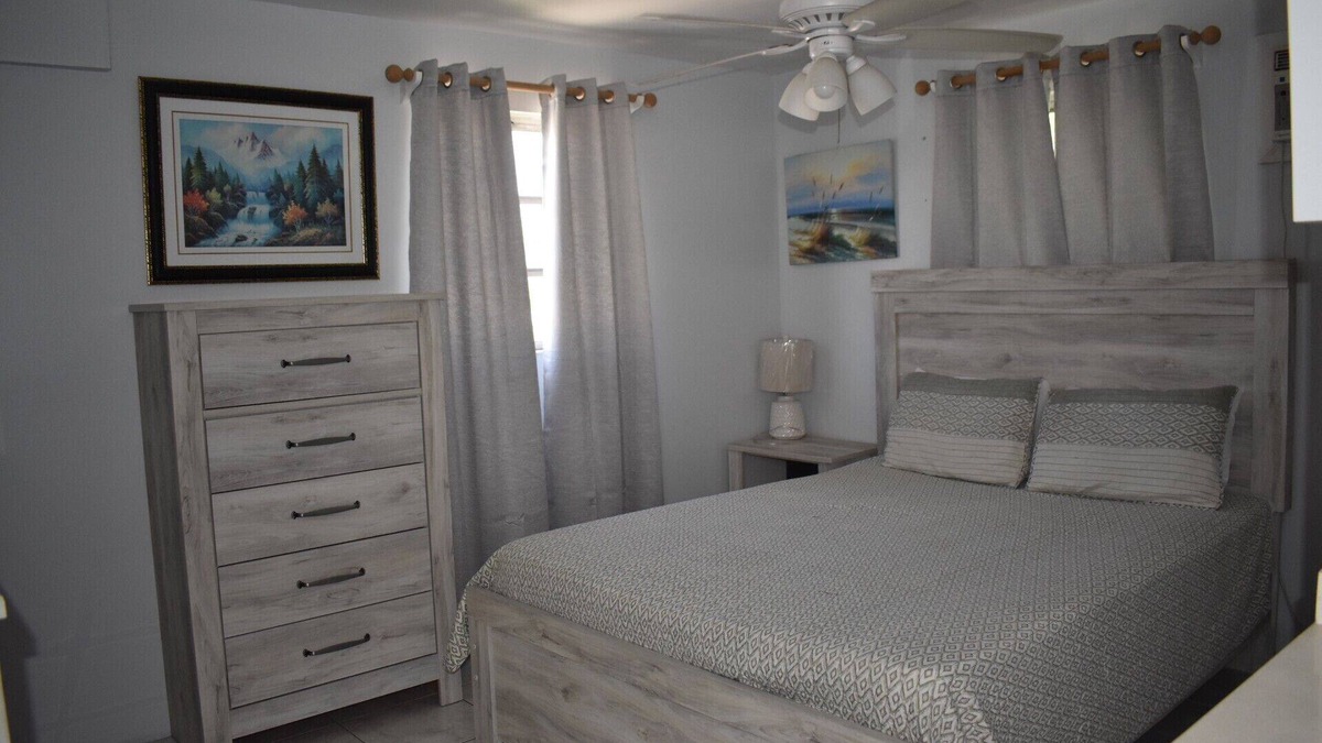 Seven Mile Beach Apartment | Standard Studio