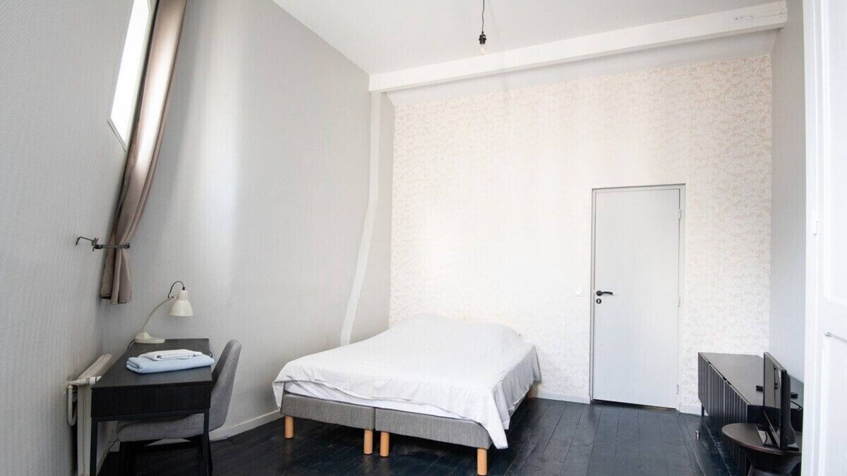 Roubaix House | Standing room 8 private with key downtown