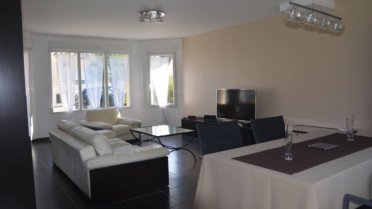 Esbly Villa | STANDING VILLA 140 M2 5 MIN FROM DISNEYLAND PARIS