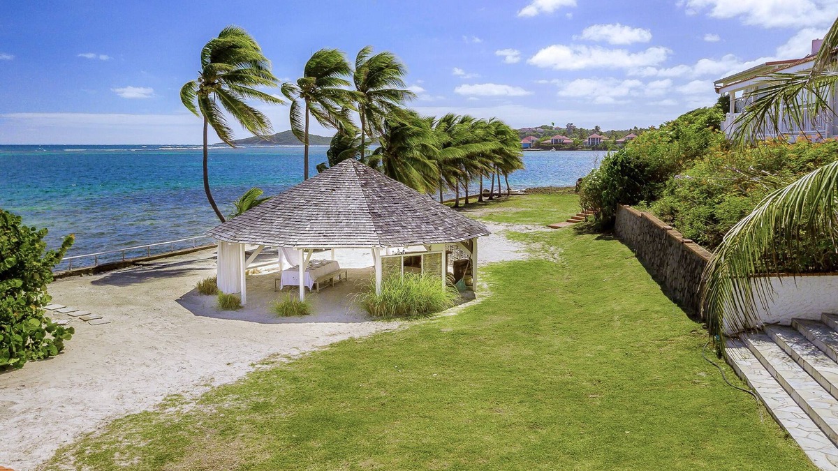 Le Francois House | Standing Villa, feet in the water, panoramic sea view, swimming pool