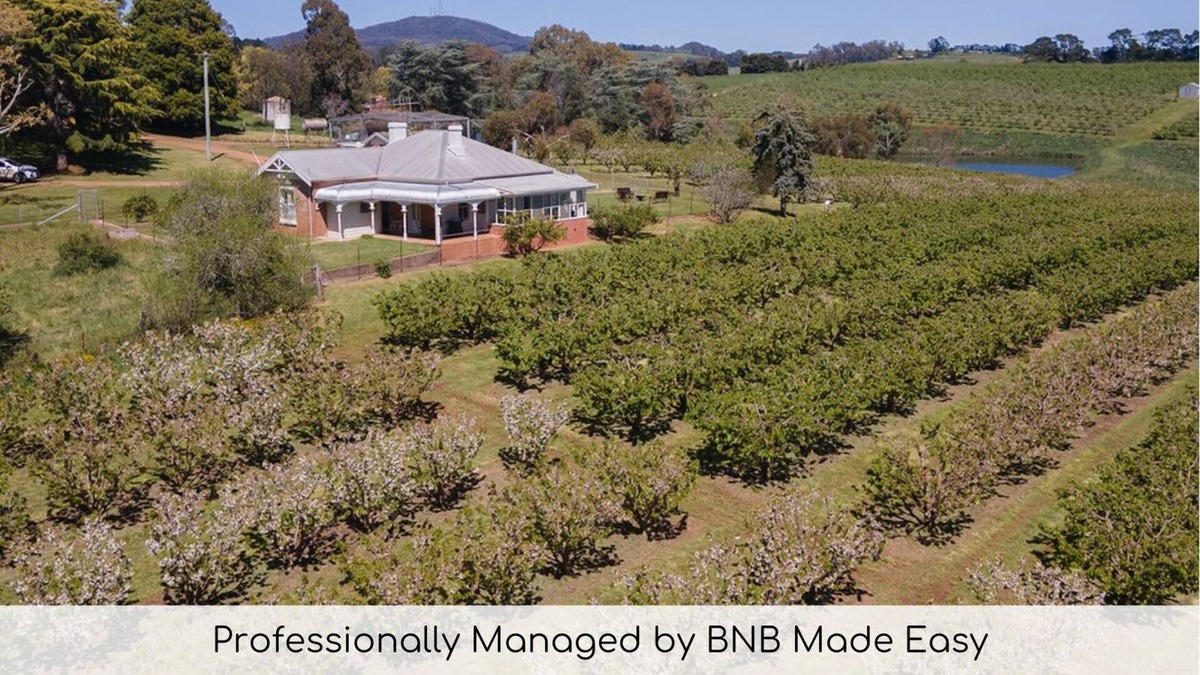 Canobolas House | Stanford House - Unique Farm Stay, Stunning Views!