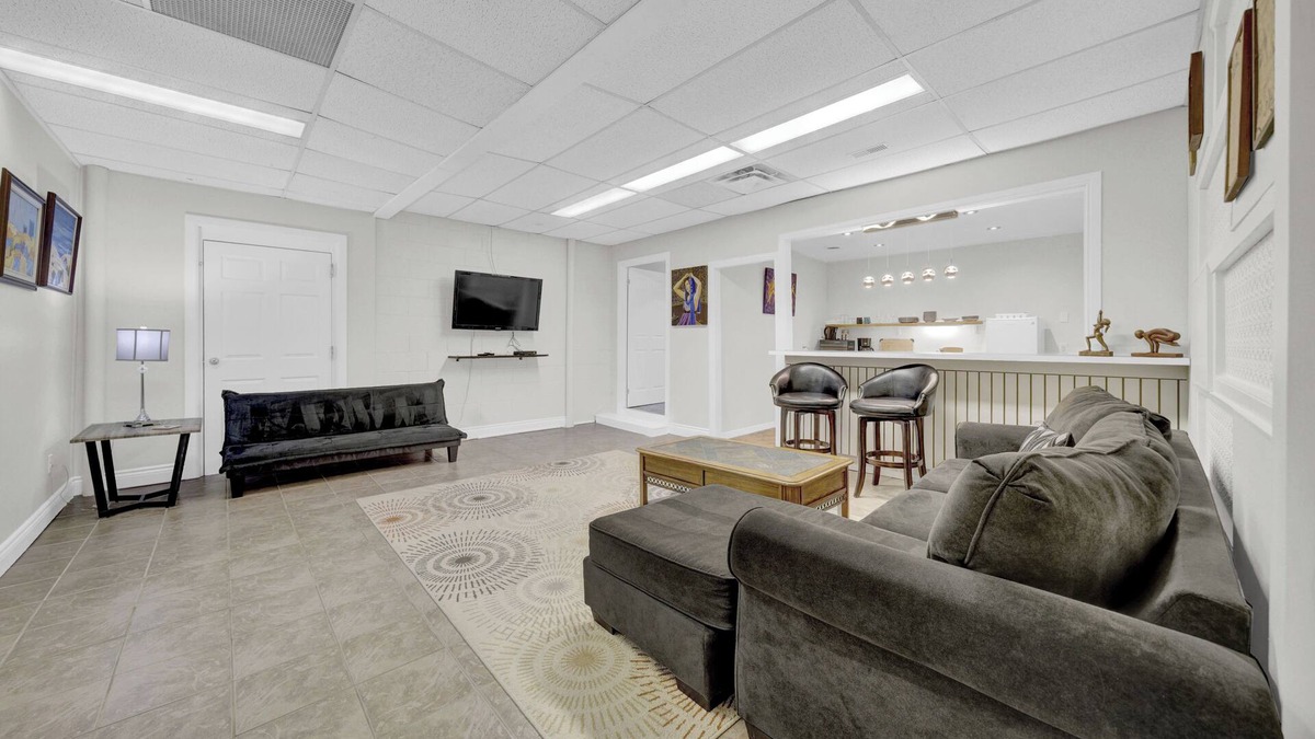 Bloomfield Apartment | Stanley - at Empire Inn and Suites