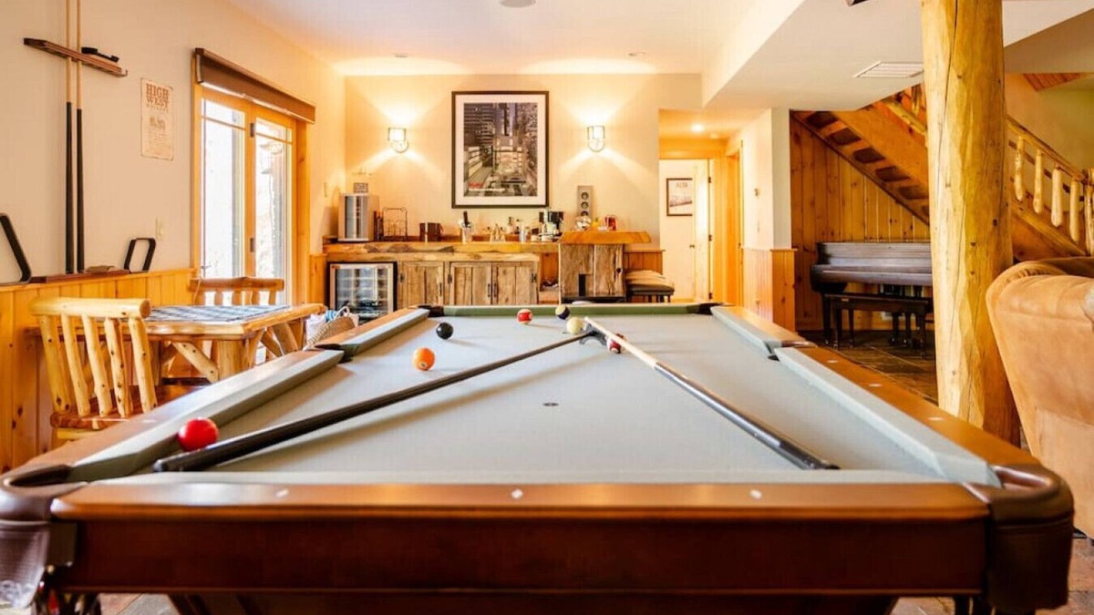 Windham Cabin | Stanley's Mountain Getaway · 5 Min to Skiing | Hot Tub | Fire Pit | Games | Bar