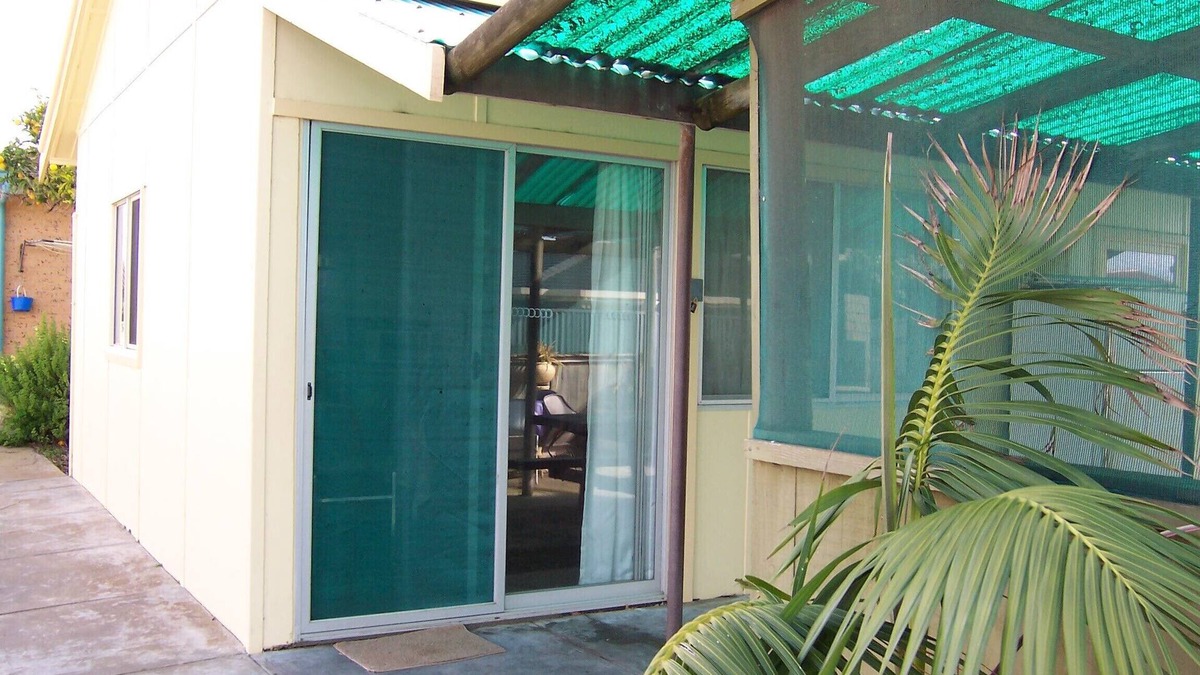 Dalrymple Villa | Stansbury Villas Cottage Relax and Explore