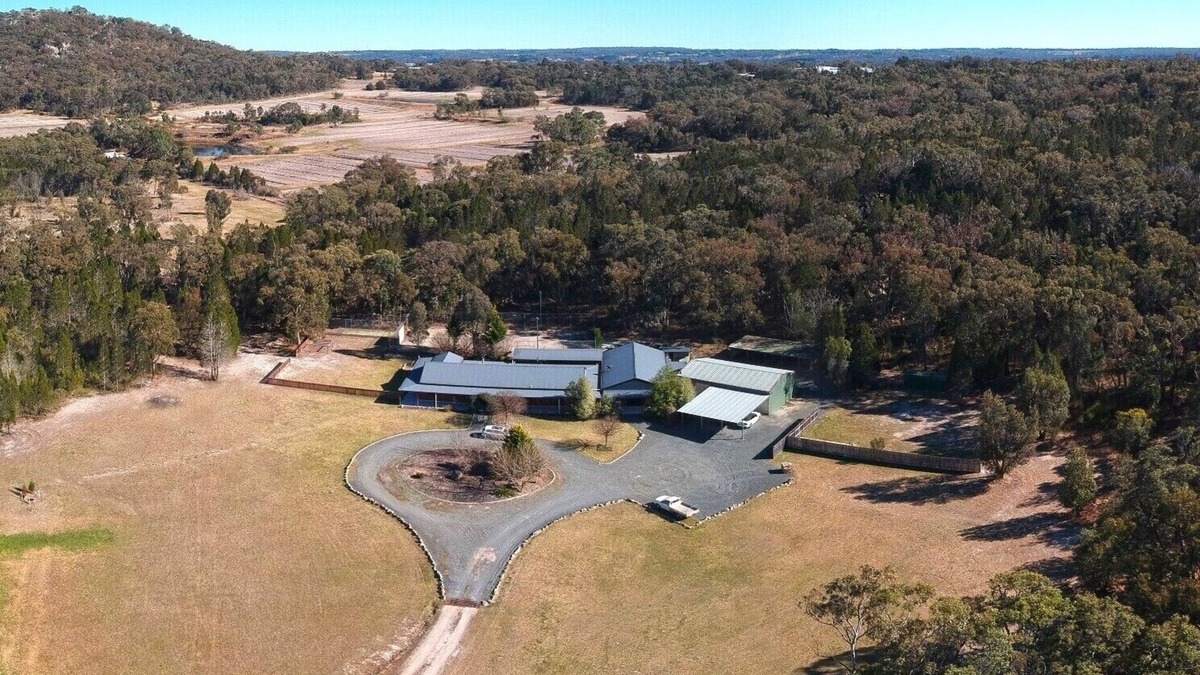 Dalcouth House | Stanthorpe Country Resort, 6 bedrooms for 12 guests