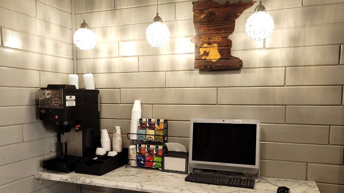 Detroit Lakes Hotel | Star of The Lakes