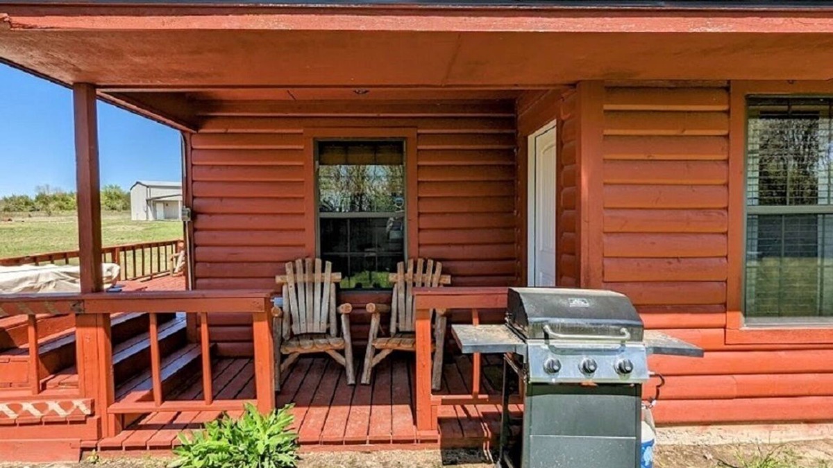 Sulphur Cabin | Star Valley cozy log cabin close to the Chickasaw National and Turner Falls Park