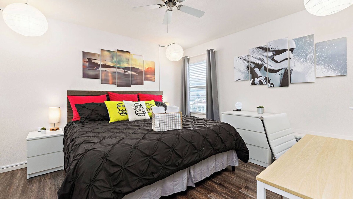 Prairie Village Apartment | Star Wars KING BD Fast WiFi Dedicated Parking with Workspace inside the room GYM