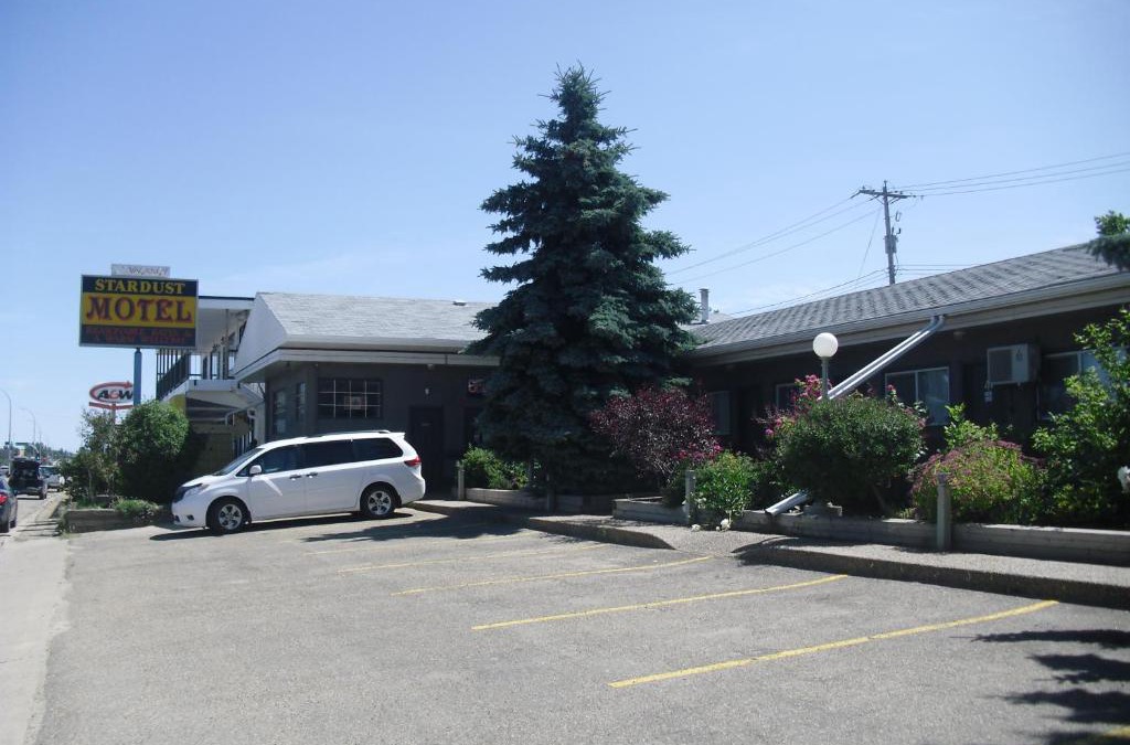 Camrose Hotel | Stardust Motel