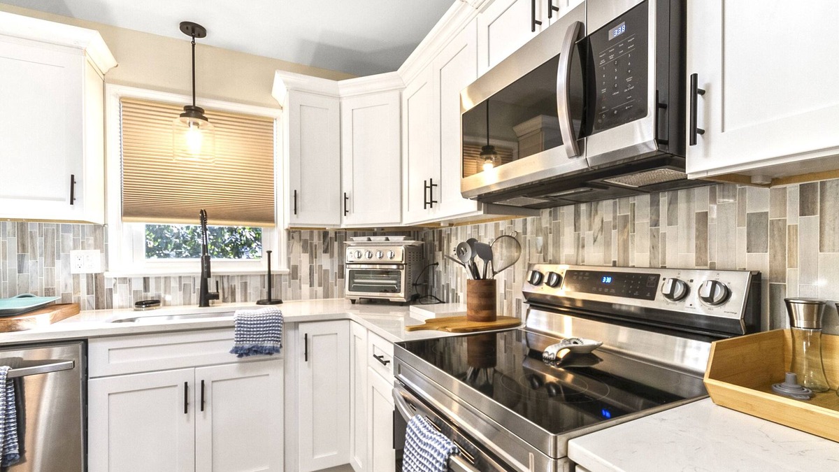 Northport House | Starfall Lake Retreat-New Listing! Gorgeous, Newly Remodeled!