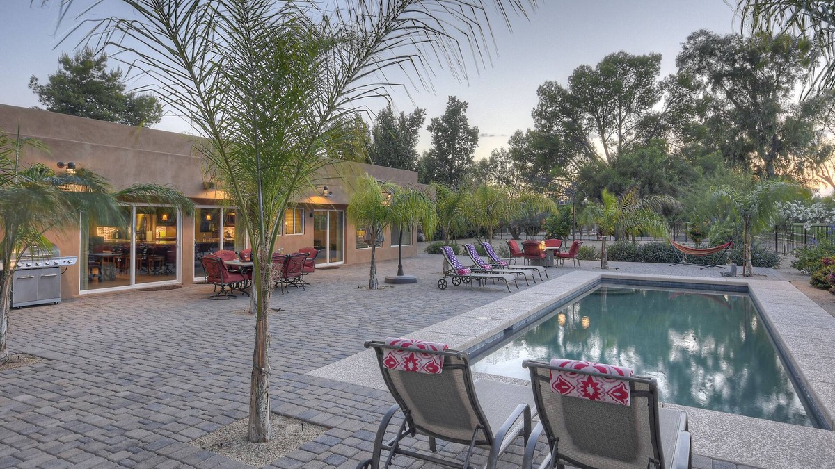 Sundown Ranch Estates House | STARFIRE Golf VIEW, Pvt POOL w/opt Heat, Putting Green, Fire Pit, 10 mins to Old Town