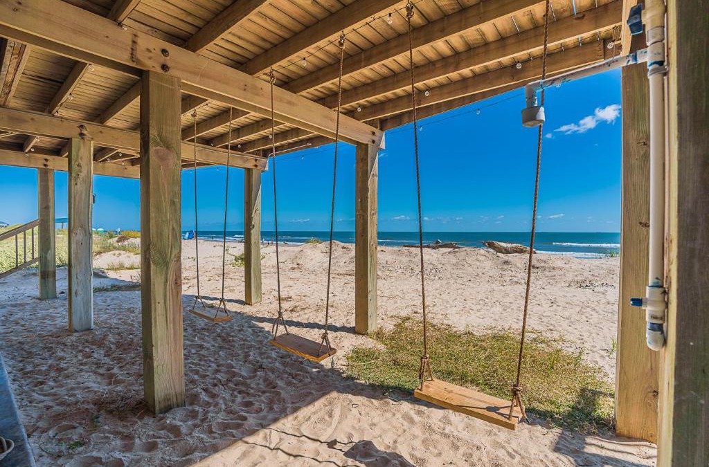 Surfside Beach House | Starfish Swim-up Beachfront on spacious car-free beach