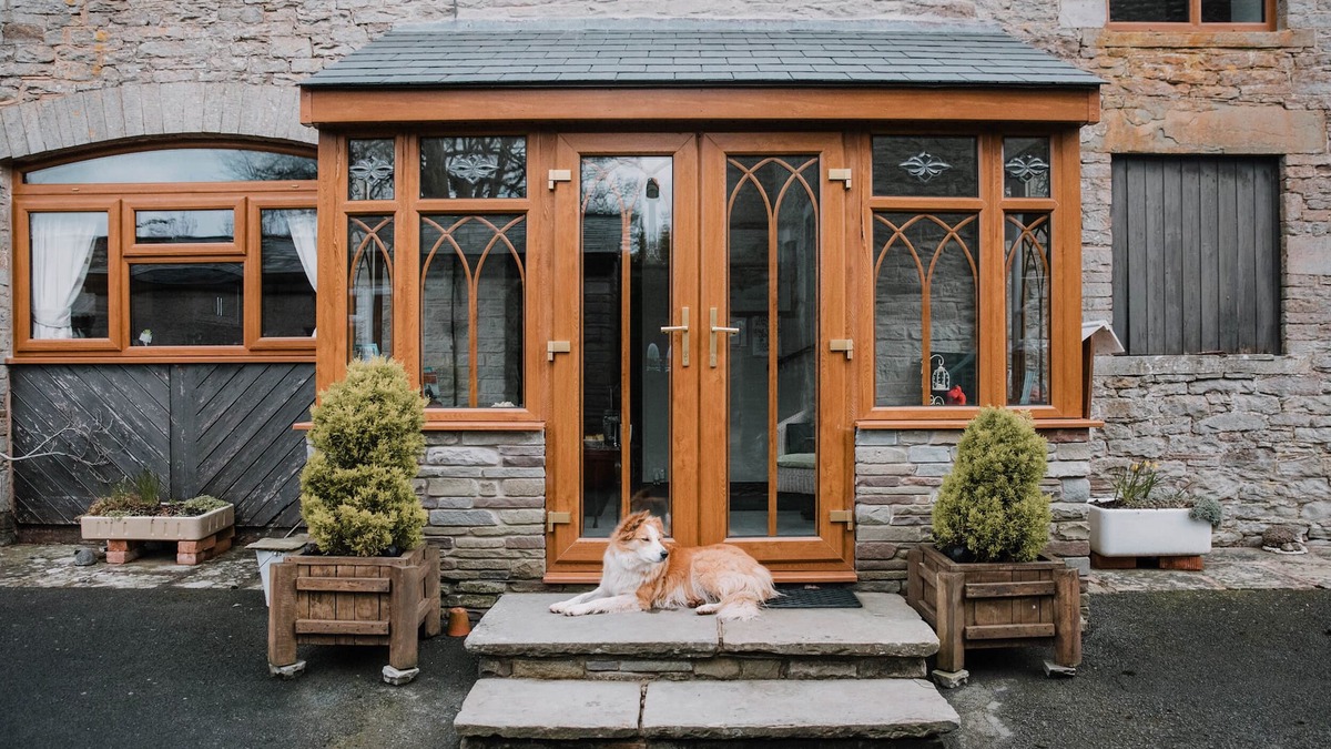 Westbrook Court Apartment | STARGAZER'S LOFT, romantic, character holiday cottage in Hay-On-Wye