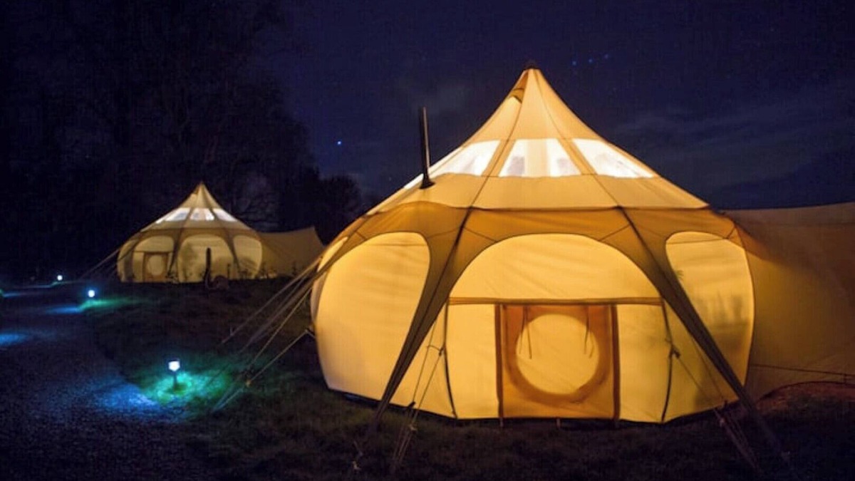 West Buckland RV Rental | Stargazing, wood fires and hot tub