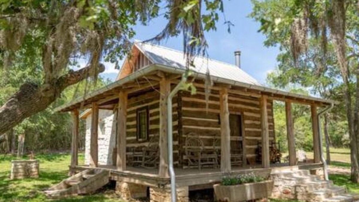New Ulm Cabin | StarHill Farms Bader Cabin