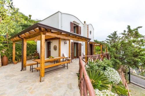 Cetara House | Starhost - La Casella seaview garden terrace and parking