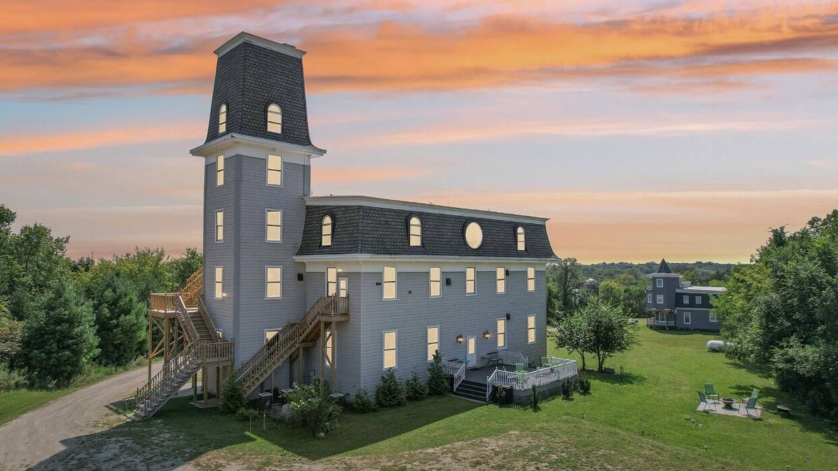 Fort Atkinson Villa | Starlight Tower Suite 1 Bedroom With Stunning Views 1 Villa by RedAwning