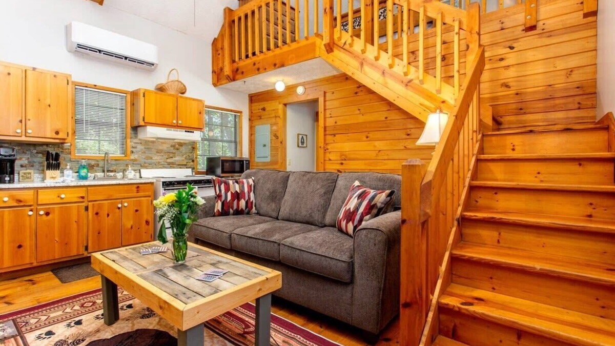 Ellijay Cabin | Starlink Internet/Peaceful/Freewood/Hiking/Slps 4