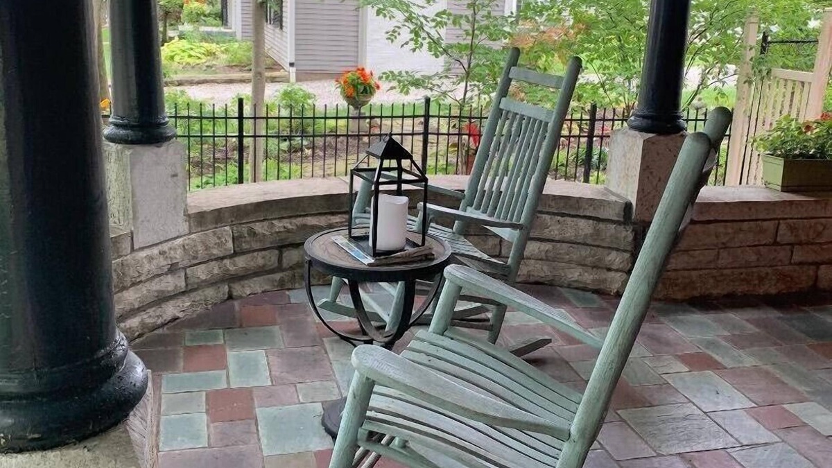 Richmond Apartment | Starr House Vintage Charm