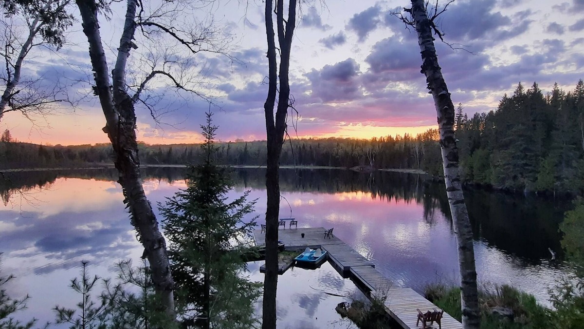 Wollaston Cottage | Starry Lake Dark Sky Oasis- Glorious Forest Retreat w/Private Lake and Trails