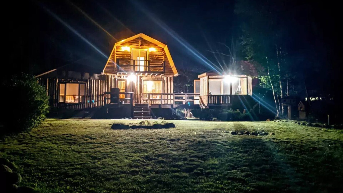 Algoma District Cabin | Starry Ridge Cabin near Agawa Bay