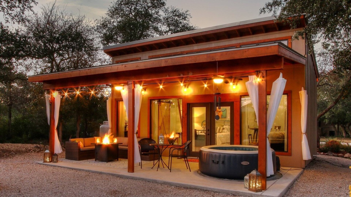 Hondo Cabin | Starry Skies & Seclusion | Tiny Home Getaway For 2