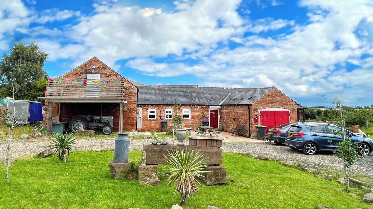 Trimdon Station House | Starshinezzz - Large Farmhouse County Durham
