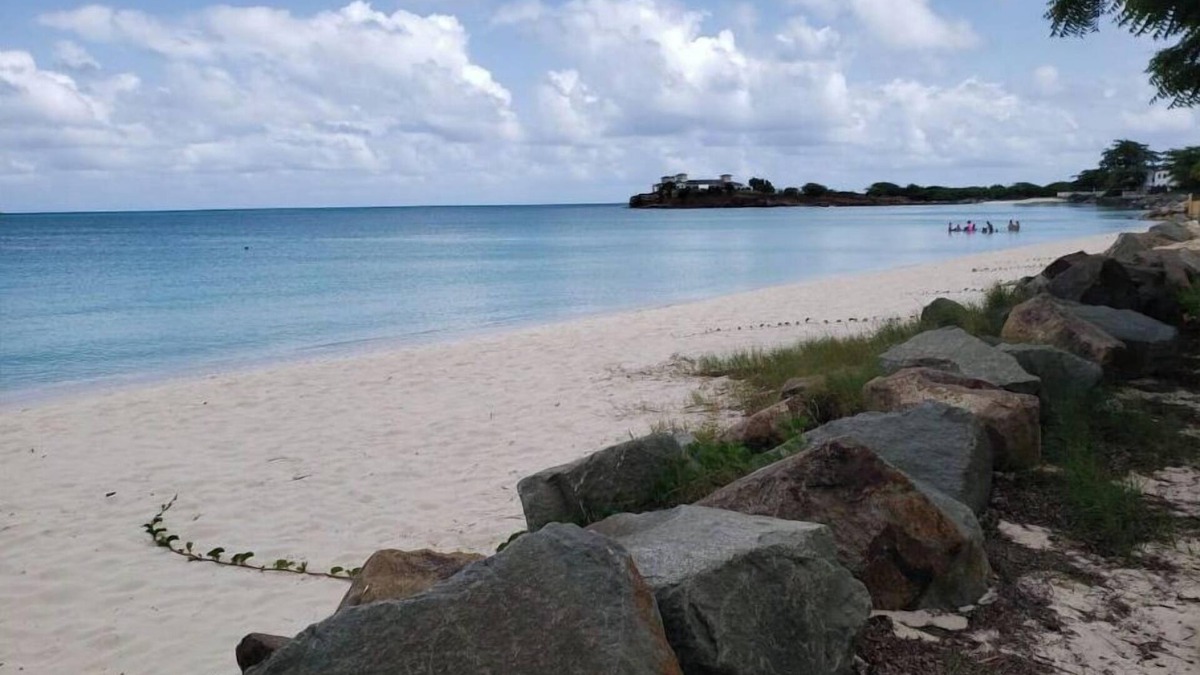 Runaway Bay House | Start your adventure with us on Runway's White Sandy Beach.