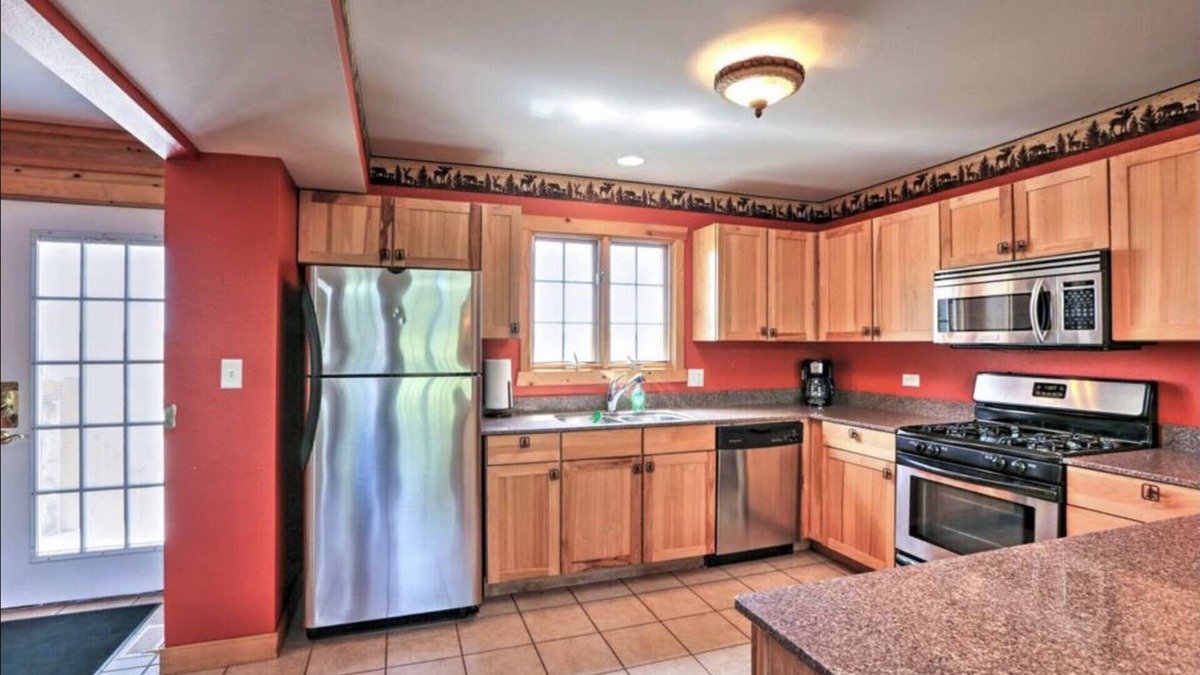 Oglesby House | Starved Rock Cabin, Sleeps 14!