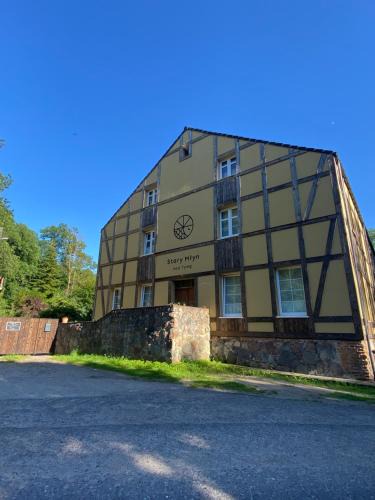 Gryfino House | Stary młyn nad Tywą